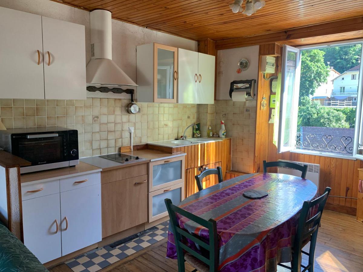 Joli Appartement Dans Une Maison Ancienne Ax-les-Thermes Ngoại thất bức ảnh